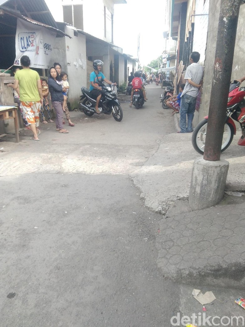 Gempa M 5,2 di Lombok Timur, Warga Berhamburan Keluar Rumah Gempa M 5,2 di Lombok Timur, Warga Berhamburan Keluar Rumah