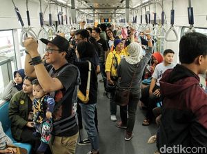 Anies: MRT Jakarta Tetap Gratis hingga 31 Maret