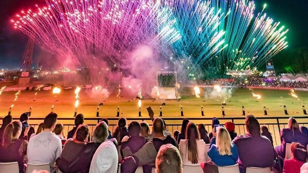 Pada musim semi ada IGA Perth Royal Show di Claremont, akhir September. Ini adalah festival pertanian terbesar di Perth yang menarik 350.000 pengunjung. (perthroyalshow/Instagram) Pada musim semi ada IGA Perth Royal Show di Claremont, akhir September. Ini adalah festival pertanian terbesar di Perth yang menarik 350.000 pengunjung. (perthroyalshow/Instagram)
