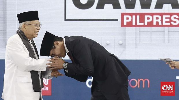Cawapres Ma'ruf Amin (kiri) menyebut pihaknya akan berfokus dalam pembangunan SDM jika menang di Pilpres 2019.
