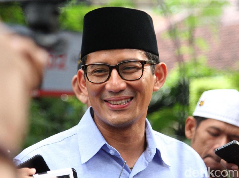 Sandi Jawab OK OCE yang Ditanyakan Warga DKI Sandi Jawab OK OCE yang Ditanyakan Warga DKI