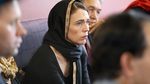 Potret PM New Zealand Berkerudung Saat Temui Keluarga Korban Teror