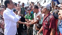Dengan selesainya pengembangan Pelabuhan Sibolga ini, Presiden berharap agar seluruh pihak terkait mulai bekerja keras untuk mengembalikan fungsi Pelabuhan Sibolga dan menggerakkan roda perekonomian Sibolga beserta kawasan sekitar. Istimewa/Kris/Biro Pers Setpres.
