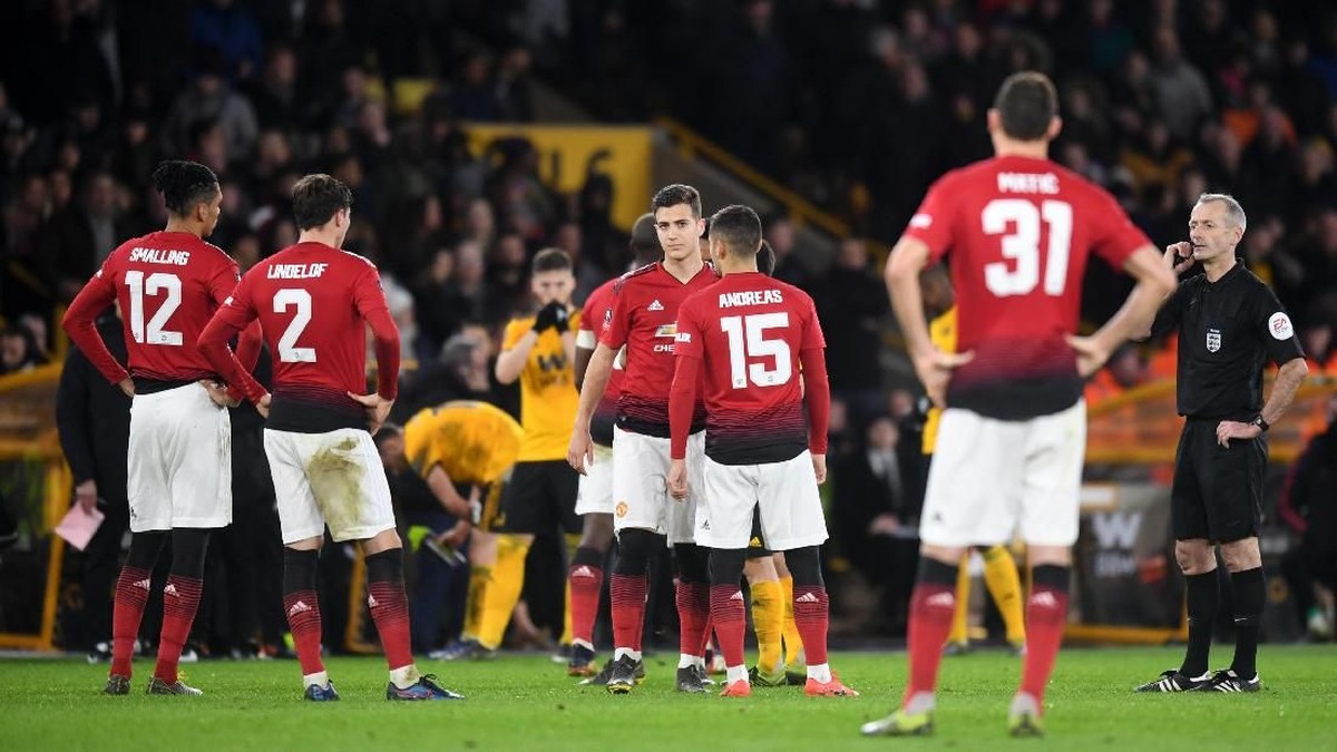 Manchester United menelan dua kekalahan beruntun (Michael Regan/Getty Images)