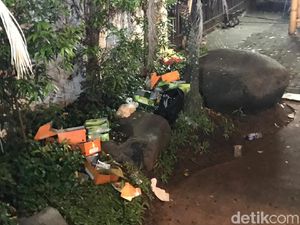Tas Mencurigakan di Rumah Aspirasi Bikin Panik Pendukung Jokowi