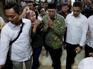 Duit Ratusan Juta Disita KPK dari Laci Meja Menag Lukman