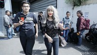 Cynthiara Alona saat ditemui di Polda Metro Jaya pada akhir pekan lalu. Pool/Ismail/detikFoto.