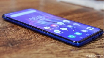 Fitur lain yang makin membuat ponsel ini menarik ada fingerprint di layar.  (Foto: detikINET/Adi Fida Rahman)