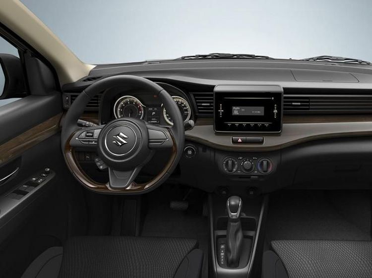 Interior Suzuki Ertiga Serba Hitam