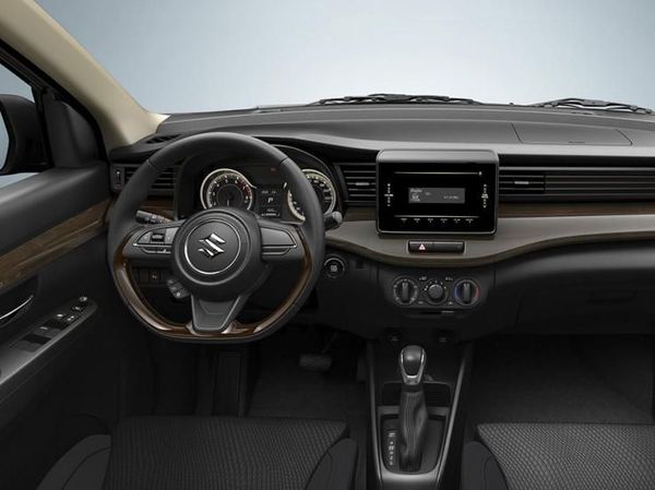 Interior Suzuki Ertiga Serba Hitam