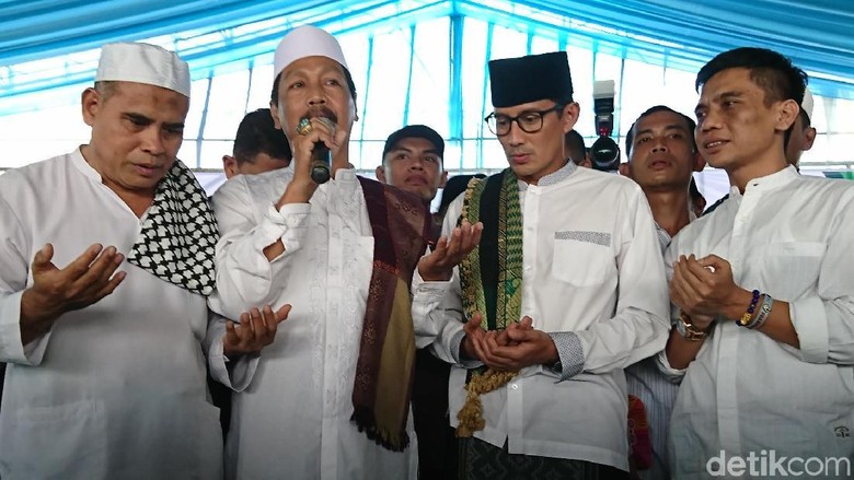 Temui Relawan dan Kiai di Mataraman, Sandi: Tak Ada Tempat Paham Garis Keras Temui Relawan dan Kiai di Mataraman, Sandi: Tak Ada Tempat Paham Garis Keras