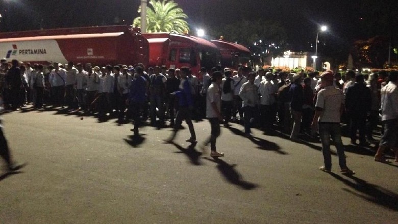 Drama Truk Tangki Pertamina Dibajak sampai Istana Drama Truk Tangki Pertamina Dibajak sampai Istana