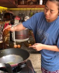 Kocak! Begini Jadinya Kalau Soimah Goreng Telur dan Bikin Teh