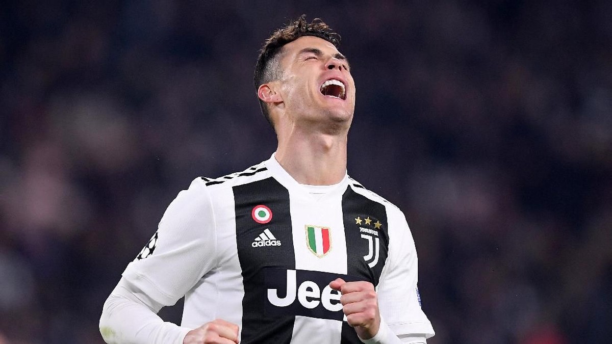 Cristiano Ronaldo didakwa UEFA karena selebrasi selangkangan. (Foto: Alberto Lingira / Reuters)