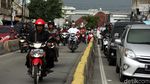 Terobos Jalur Busway di Jatinegara Puluhan Pemotor Ditilang