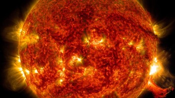 Matahari kita sendiri bisa memberi kiamat bagi Bumi. Foto: NASA