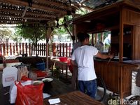 Mie Keriting Luwes: Mie Daging Sapi dan Yamin Enak Dekat Stasiun Sudirman