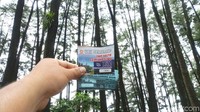 Tiket TSCS adalah Rp 7.500 per orang yang sudah meliputi iuran asuransi. Biaya parkir Rp 2.000 untuk roda dua dan Rp 5.000 untuk roda empat (Aji Kusuma/detikTravel)