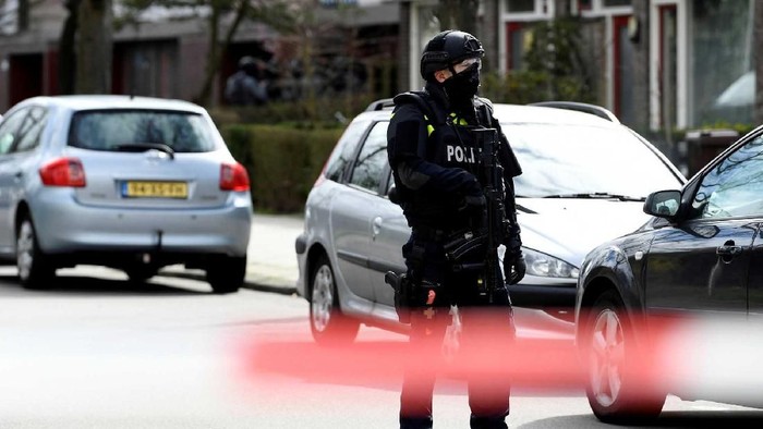 Polisi Gerebek Bunker di Belanda, 250 Ton Petasan Ilegal Disita Polisi Gerebek Bunker di Belanda, 250 Ton Petasan Ilegal Disita