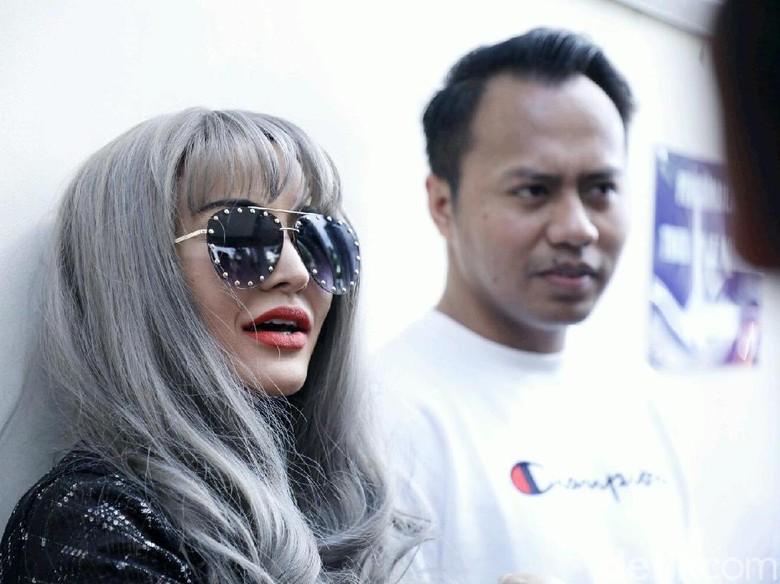 Pernah Oplas Payudara Ratusan Juta, Cytnhiara Alona Beberkan Alasannya Pernah Oplas Payudara Ratusan Juta, Cytnhiara Alona Beberkan Alasannya
