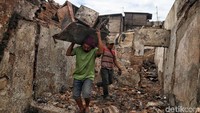 Kebakaran itu membuat 665 kepala keluarga dengan jumlah 2.060 jiwa harus mengungsi ke tempat pengungsian karena rumah mereka telah hangus terbakar.