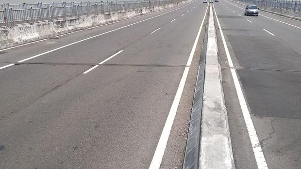 Jembatan Suramadu setelah dibersihkan