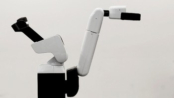 Wujud robot HSR yang bakal jadi salah satu asisten canggih di Olimpiade tahun depan. (Foto: REUTERS/Kim Kyung-hoon)