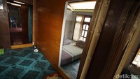 Tarif homestay di Pulau Komodo berkisar dari harga Rp 400 ribu sampai Rp 500 ribu semalam tergantung jumlah orang.