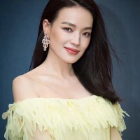 Dilansir Nextshark, Shu Qi sendiri dikenal sebagai sosok yang suka berterus terang. Kontras dengan penampilannya yang cantik dan anggun terkadang wanita yang kerap memenangkan penghargaan film bergengsi itu juga sering blak-blakan. Foto: Instagram @sqwhat