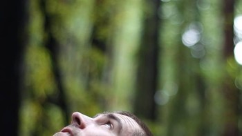 Chris kadang pamer foto bersama anaknya di media sosial kepunyaanya. Mendadak ia mengundurkan diri dari Facebook dan dianggap sebagai kehilangan besar bagi jejaring sosial terbesar dunia itu. Foto: Facebook