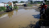 Bagaimana menurut Anda soal jalan rusak di kota Depok?