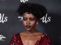 Tampil Beda, Lupita Nyong'o Bermata Merah Di Premier Film