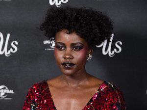 Tampil Beda, Lupita Nyongo Bermata Merah di Premier Film