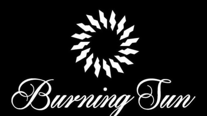 Polisi telah menetapkan 40 orang termasuk CEO kelab Burning Sun, Lee Moon Ho, sebagai tersangka kasus distribusi dan penggunaan narkoba.