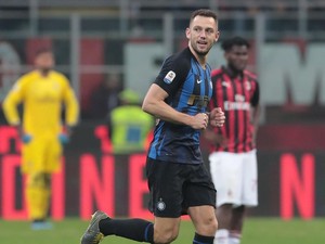 Penebusan De Vrij di Derby Milan