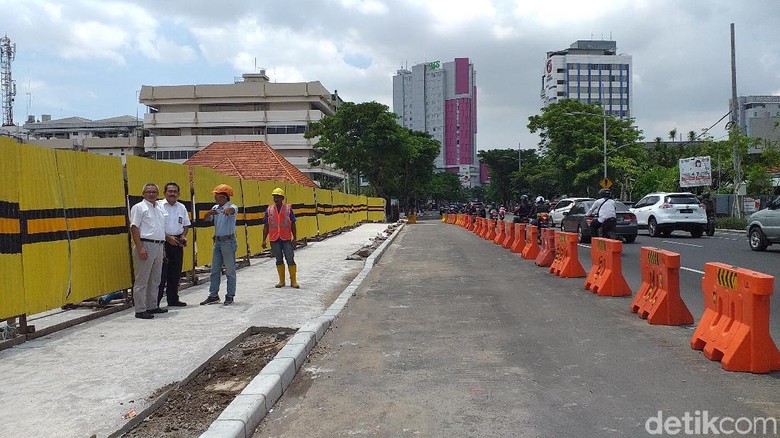 Jalan Gubeng yang Sempat Ambles Siap Dibuka Penuh Jalan Gubeng yang Sempat Ambles Siap Dibuka Penuh