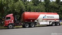 Truk tanki dengan kapasitas 32 kiloliter (kl) itu kini diparkir di area Monas.