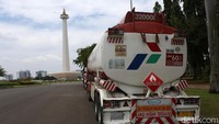 Dua mobil tangki yang dibajak bernomor polisi B-9214-TFU dan B-9575-UU. Pengemudinya Muslih bin Engkon dan Cepi Khaerul.