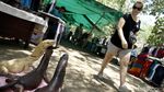 Semarak Penjual Souvernir di Pulau Komodo