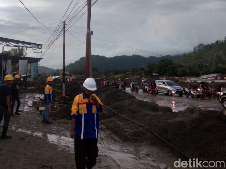 Siapa Gunduli Gunung Cycloop Penyebab Banjir Sentani? Siapa Gunduli Gunung Cycloop Penyebab Banjir Sentani?