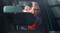 Kasus ini berawal dari operasi tangkap tangan (OTT) KPK pada tahun 2018. KPK juga telah menetapkan delapan orang tersangka dalam kasus ini. Kedelapan orang itu ialah Anggiat Partunggul Nahot Simaremare, Meina Woro Kustinah, Teuku Moch Nazar, Donny Sofyan Arifin, Budi Suharto, Lily Sundarsih, Irene Irma, dan Yuliana Enganita Dibyo.