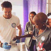 Setelah terjadi pro kontra, Rob pun menghapus video kontroversial tersebut dari Tik Tok. Namun Rob menyesalkan dari sekian banyak video yang telah ia unggah, hanya rekaman itu yang jadi viral dan jadi perhatian. Padahal ada pula video yang memperlihatkan ia sedang bercanda dengan pelanggan dan saat bercengkerama dengan pasien anak-anak di rumah sakit. Foto: Instagram/@robhuysinga