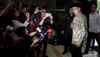 Karena penggeledahan sudah rampung, Menag mengaku ingin segera kembali bekerja di ruangannya. Sebab ada dokumen yang harus ditindaklanjuti terkait tugas-tugasnya. 