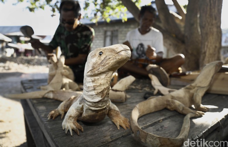 Di Dekat Reptil Purba, Ada Bahasa Komodo yang Terancam Punah Di Dekat Reptil Purba, Ada Bahasa Komodo yang Terancam Punah