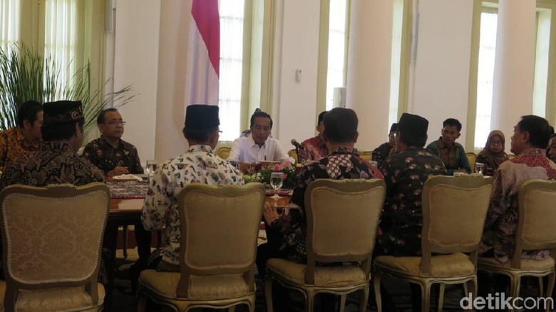 Bertemu di Istana, Ketum FBR Berterima Kasih ke Jokowi Bertemu di Istana, Ketum FBR Berterima Kasih ke Jokowi