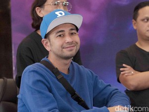 Sibuk Jalani Program Ramadhan, Raffi Ahmad Kepergok Ngaji di Lokasi Syuting