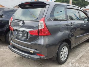 Punya Budget Terbatas, Pilih LCGC atau Low MPV Bekas?