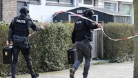 Garis polisi juga sudah dipasang di sekitar lokasi penembakan. Reutes/Piroschka van de Wouw.