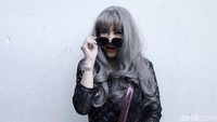 Waduh, lain kali hati-hati ya mbak Alona! Pool/Ismail/detikFoto.