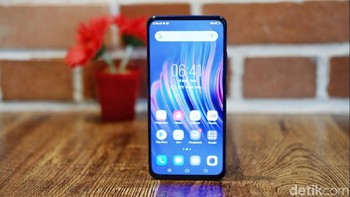 Dari segi layar, dibuat lebih kecil dari Vivo V15 dengan ukuran 6,39 inch. (Foto: detikINET/Adi Fida Rahman)